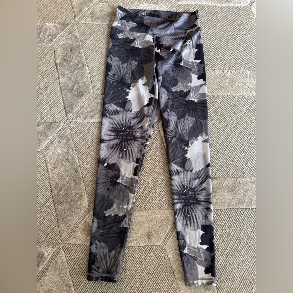 Adidas floral aeroready leggings size m